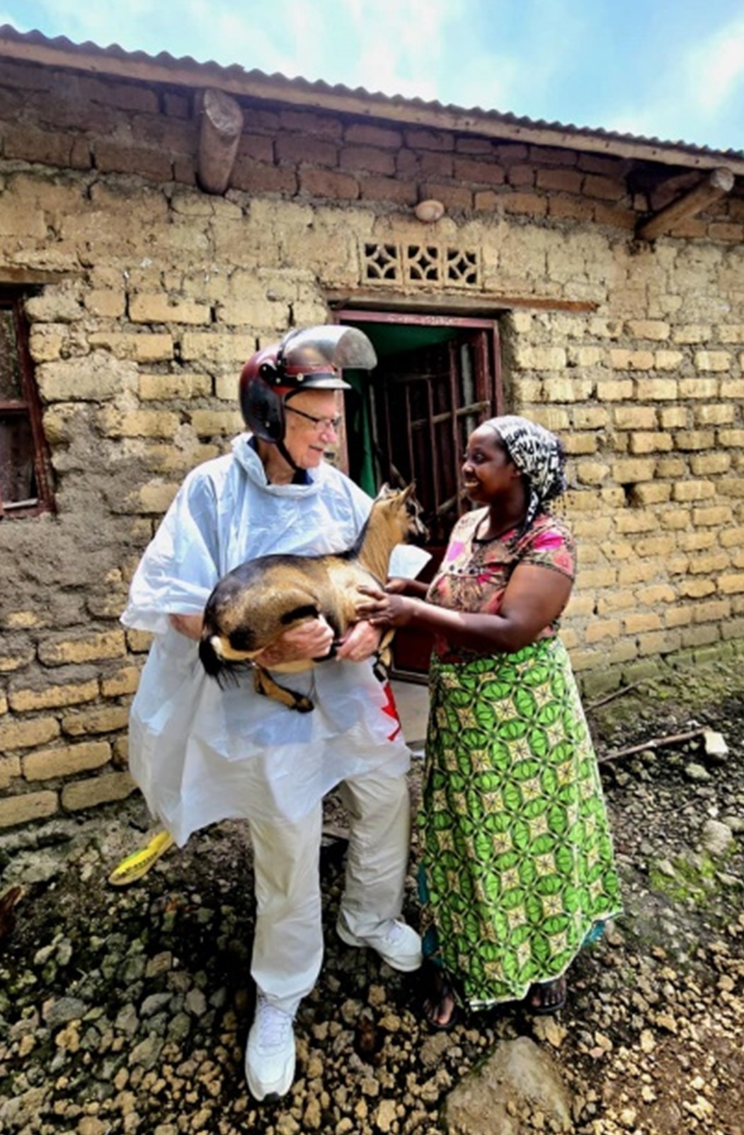 Arnold delivering goat 2 Arnold motorbike motorcycle african goat deliver